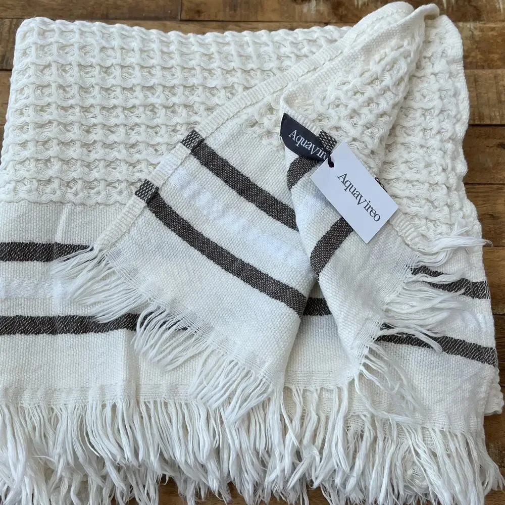 AquaVireo bath towels